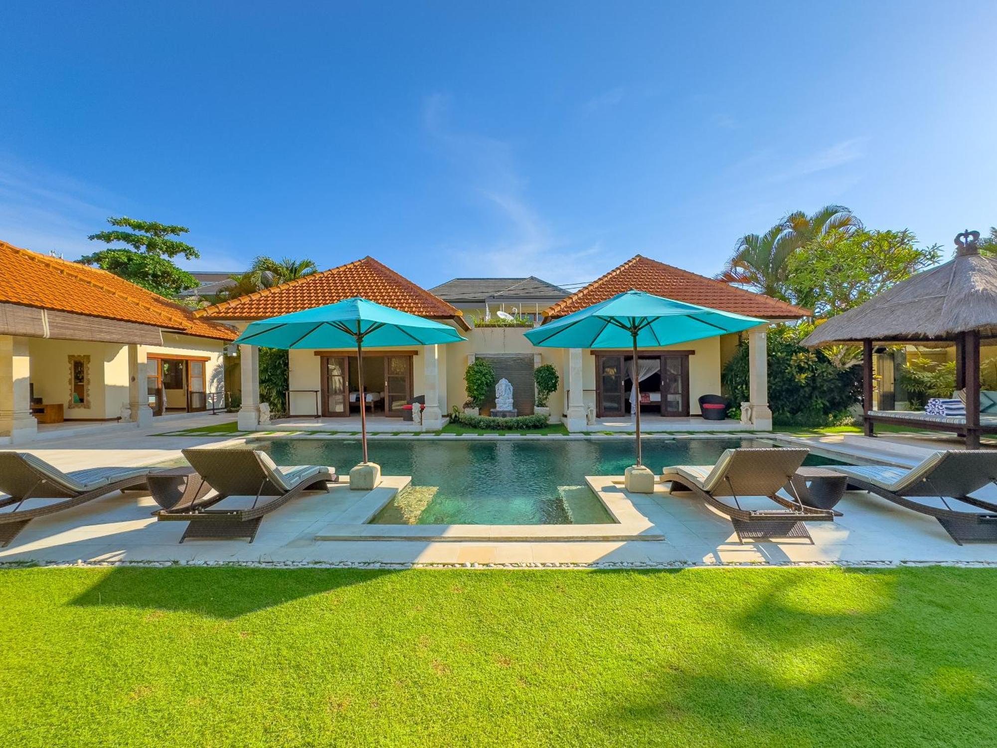 Villa Bugis Drupadi Seminyak الغرفة الصورة